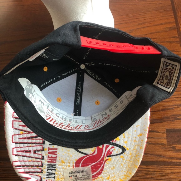 Miami Heat Mitchell & Ness Snapback Nwt - Picture 4 of 5